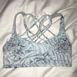 Lululemon Free to be wild sports bra